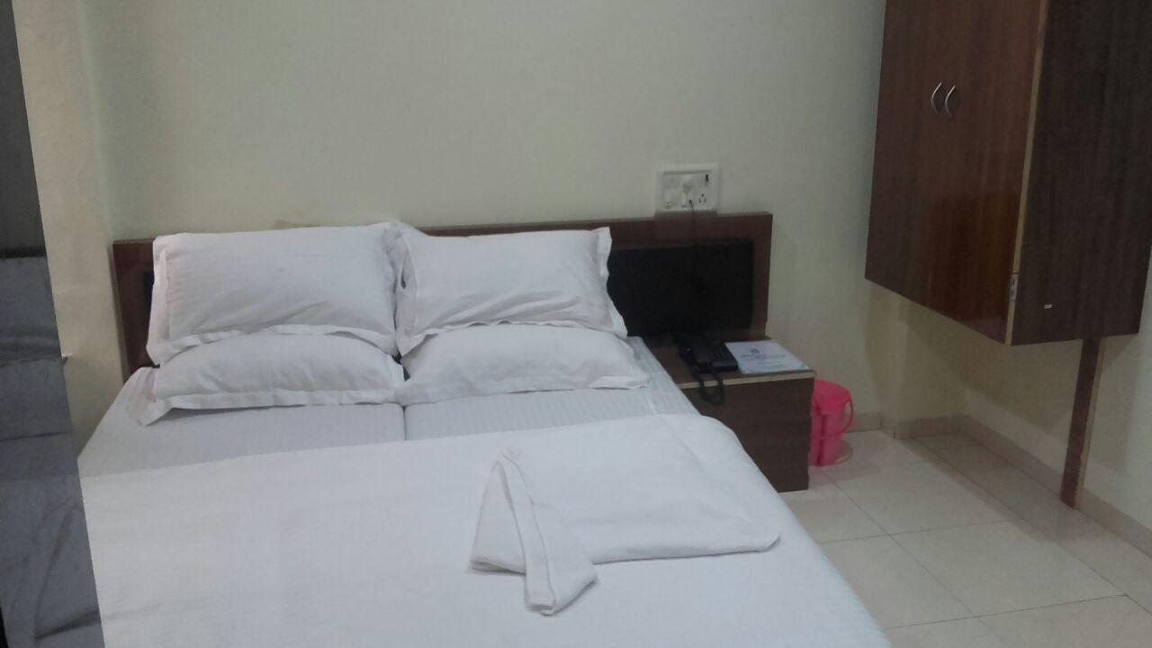 Akshara Residency Hotell Mumbai Exteriör bild