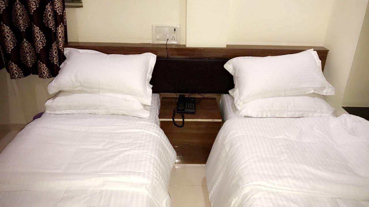 Akshara Residency Hotell Mumbai Exteriör bild